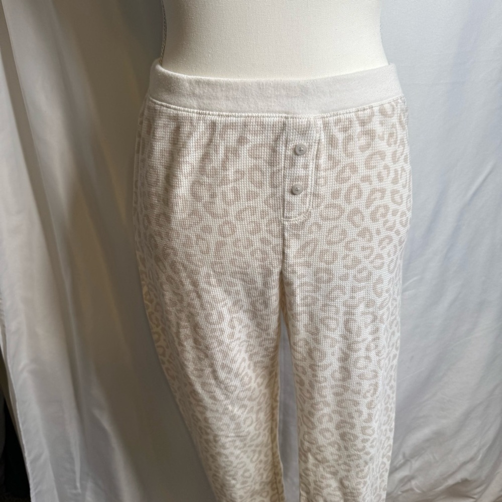 Old Navy Thermal Leggings Snow Leopard Animal Print Pajama Pants L - Picture 2 of 16